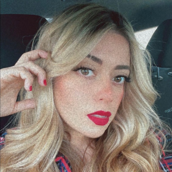 Meet your Posher, Giselle - Picture 1 of 1